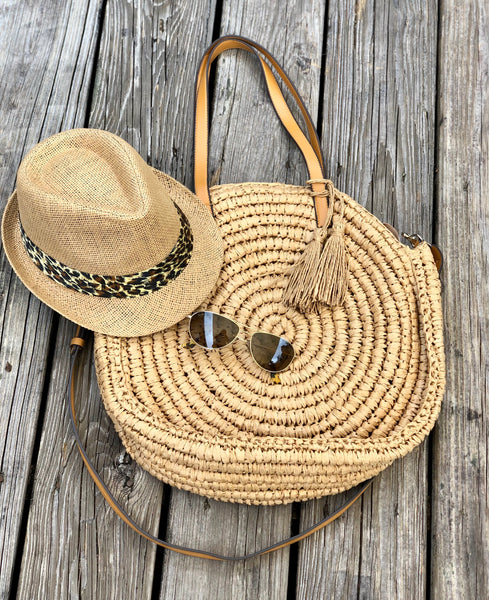 Round Straw Island Purse