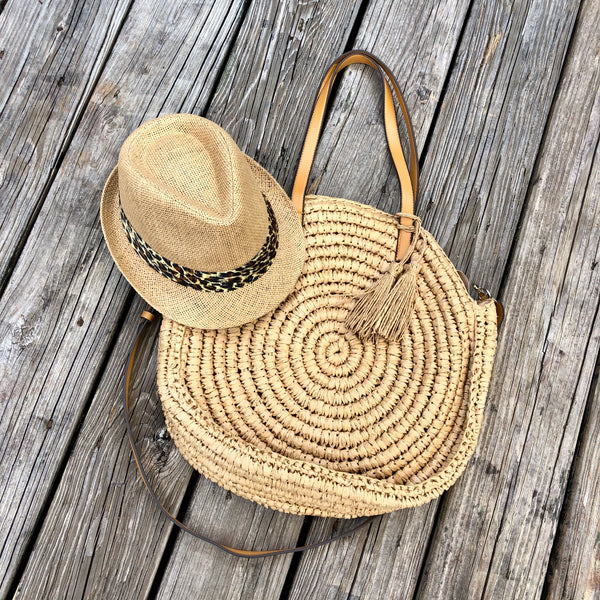 Round Straw Island Purse